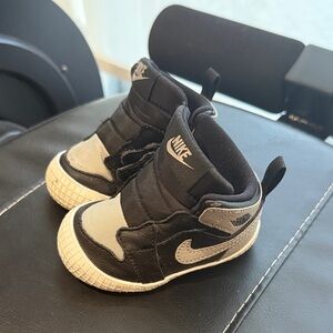 Nike Jordan 1 Crub Shoe size 2.5 Black and Gray